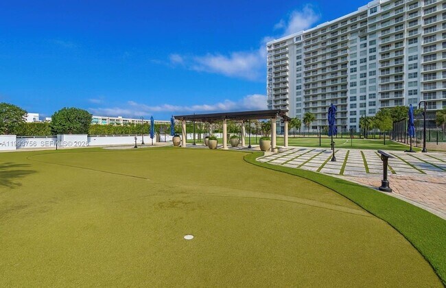 Foto del edificio - 2851 NE 183rd St