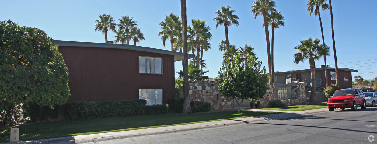 Building Photo - Granada Apartments