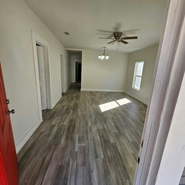 Foto del edificio - 1509 W Collin St