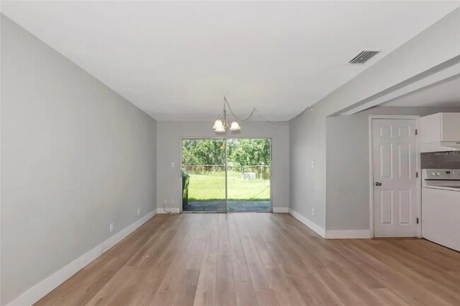 Building Photo - 405 Barlow Ave