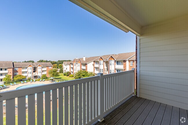 2BR, 2BA - 1074SF Patio - Kelly's Ridge Apartments