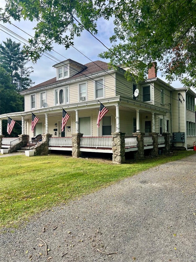 Primary Photo - 60 E Main St