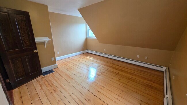 Foto del edificio - 547 Talbot Ave