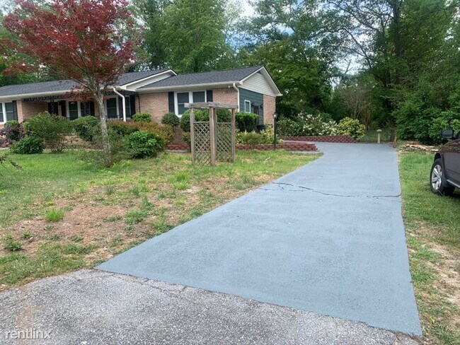 Building Photo - 4 br, 3 bath House - 1613 Gambrell St