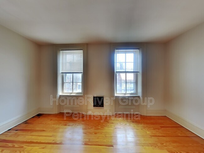 Foto del edificio - 118 S Hanover St