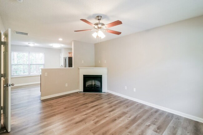 Foto del edificio - 229 Lossie Ln