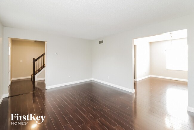 Building Photo - 811 W Aberdeen Dr