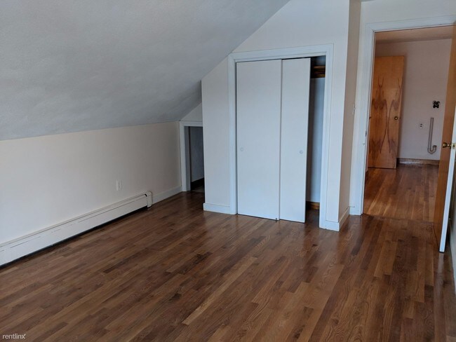 Building Photo - 3 br, 1 bath  - 127 Otis St