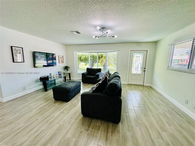 Building Photo - 3511 Quentin Ave