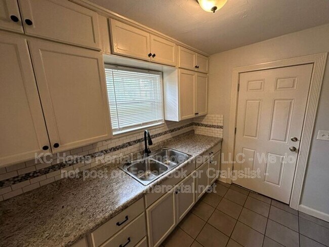 Foto del edificio - 6111 Raytown Rd