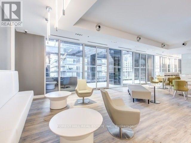 Photo du bâtiment - 181-2181 Dundas St E