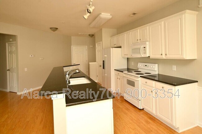 Foto del edificio - 3282 Margellina Drive