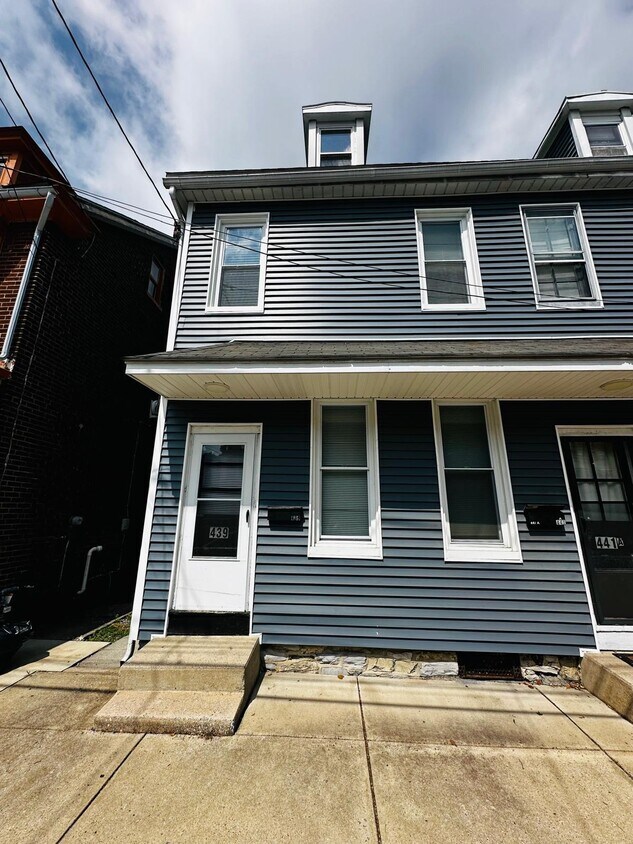Primary Photo - 439 N 5th St