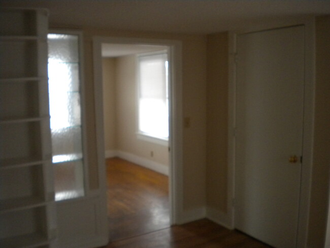 Building Photo - 325 South St