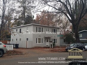 Building Photo - 714 27th St