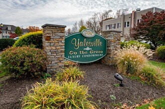 Building Photo - 380 Main St