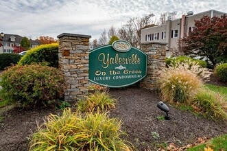 Building Photo - 380 Main St