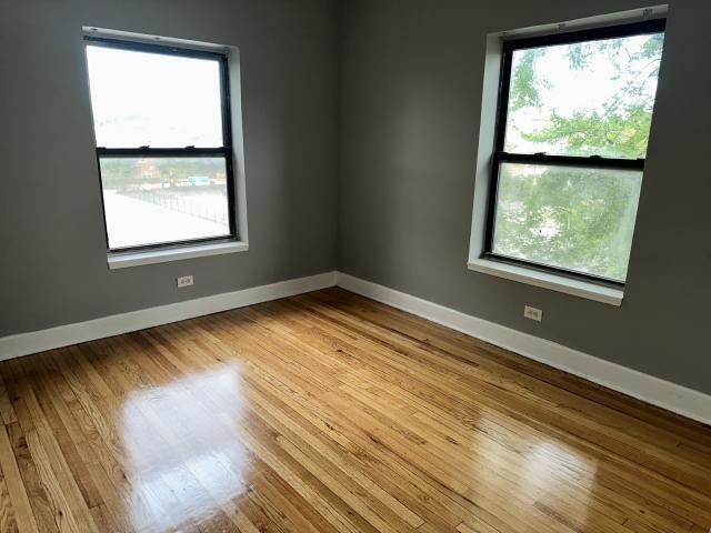 Building Photo - 3 bedroom in Chicago IL 60637