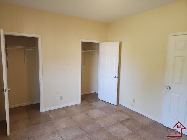 Foto del edificio - 1090 N Washington Ave