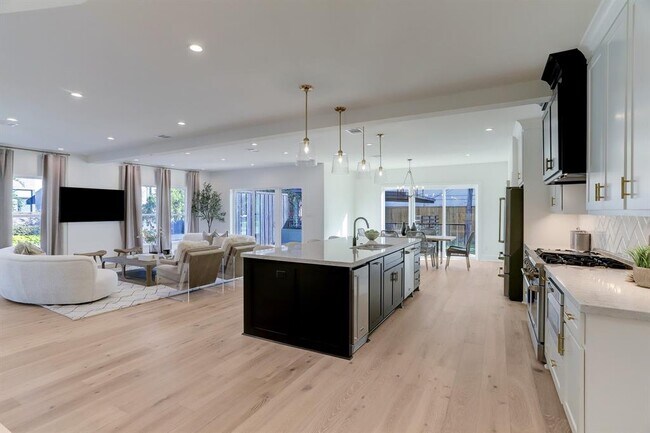 Foto del edificio - 1601 Bonnie Brae St