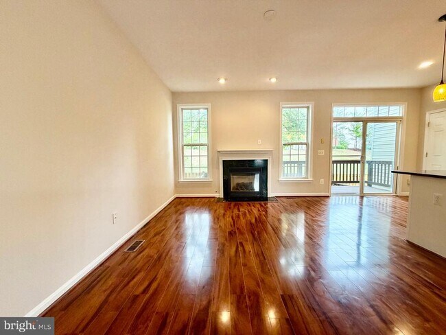 Building Photo - 15519 Exmore Ct