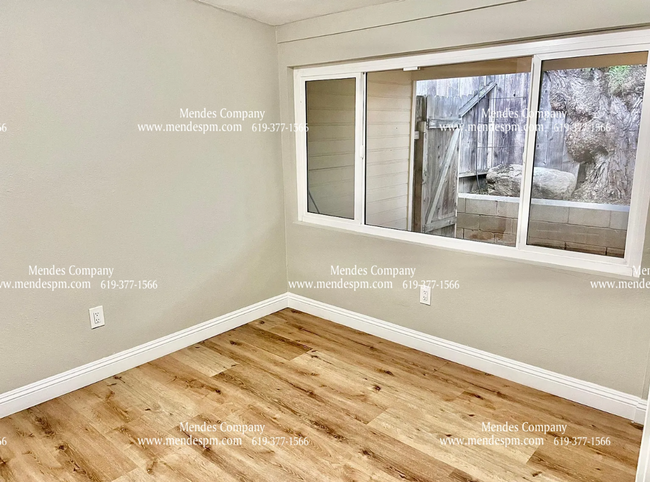 Building Photo - Cozy 1 bd/1 bth Duplex with Private Yard a...