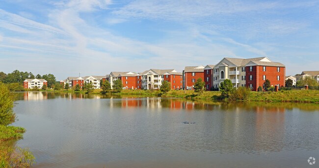 Foto del edificio - Woodlake Apartments