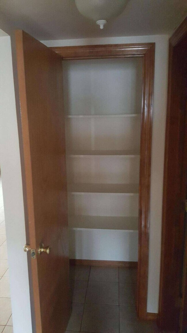 Foto del edificio - 56 Regis Dr