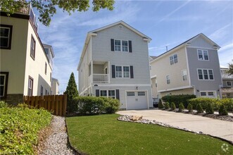Building Photo - 4811 Lauderdale Ave