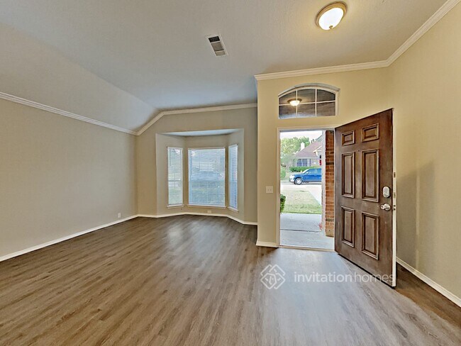 Building Photo - 119 Julian Dr