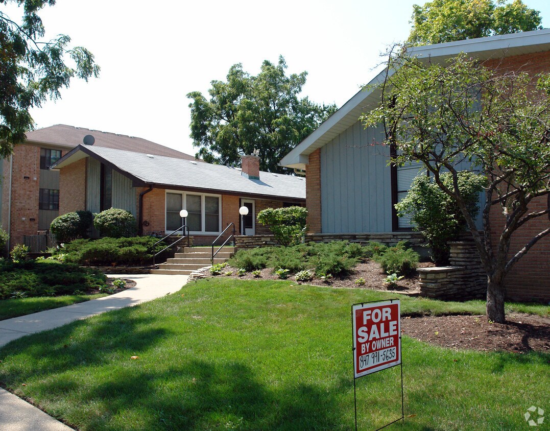 206 N Brockway St, Palatine, IL 60067 Apartments in Palatine, IL