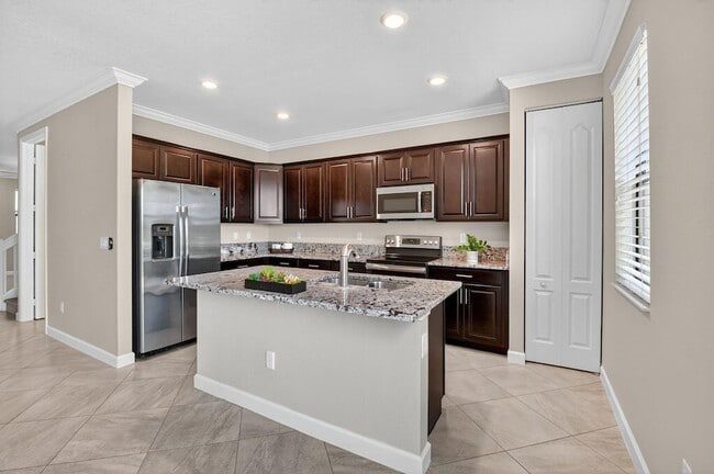 Building Photo - 12951 Anthorne Ln