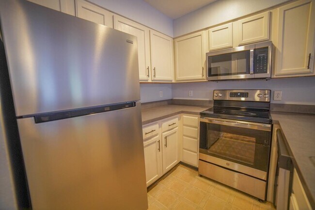 Foto del edificio - 741 White Dr