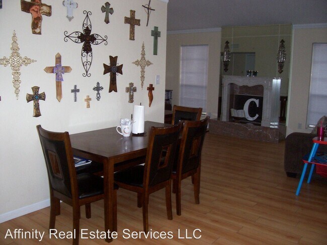 Building Photo - 3 br, 2 bath House - 312 Russell St.