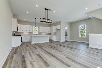 Building Photo - 2202 Melody Ln