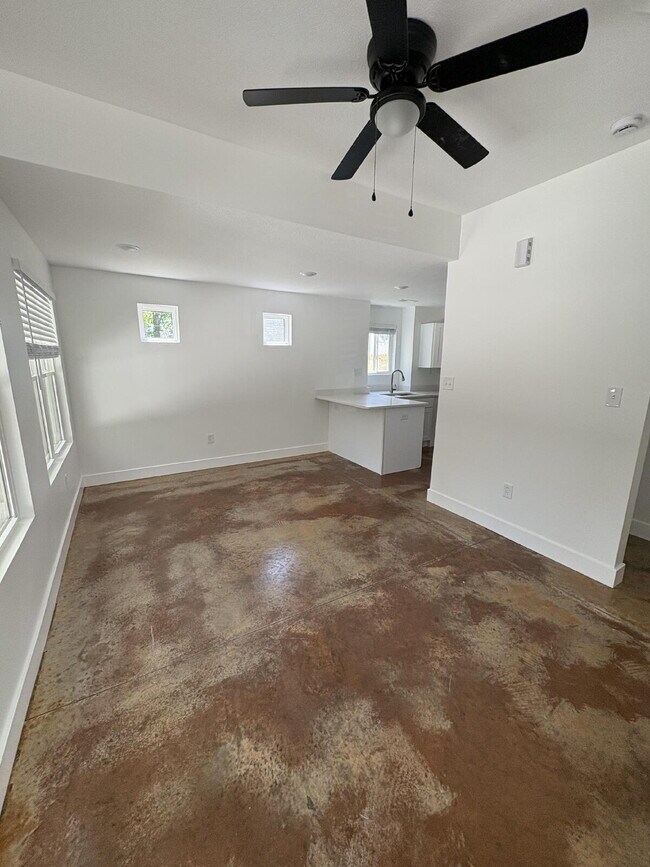 Foto del edificio - New Duplex Available for Rent!