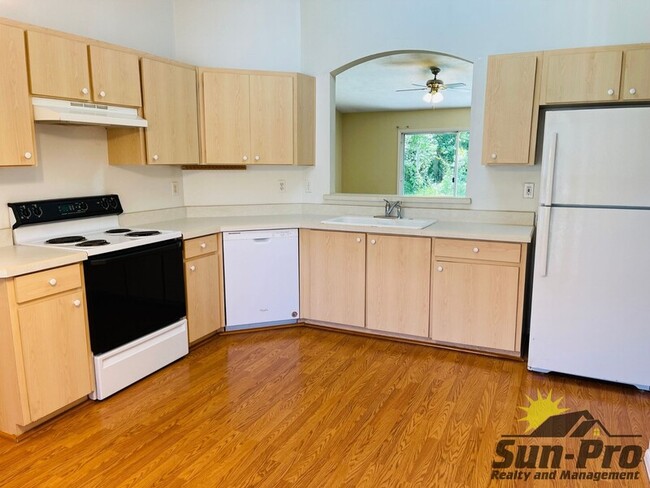 Building Photo - 5909 Springview Dr