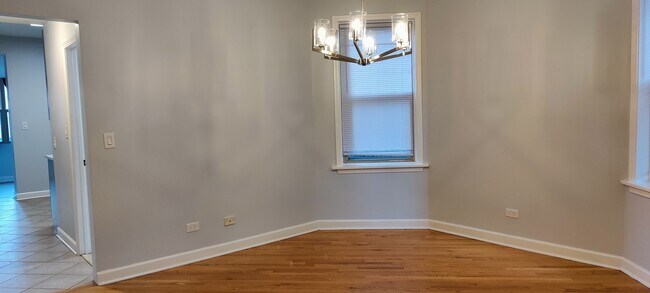 Building Photo - 4941 N Drake Ave
