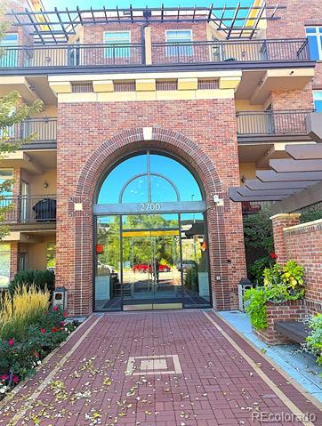 Primary Photo - 2700 E Cherry Creek S Dr
