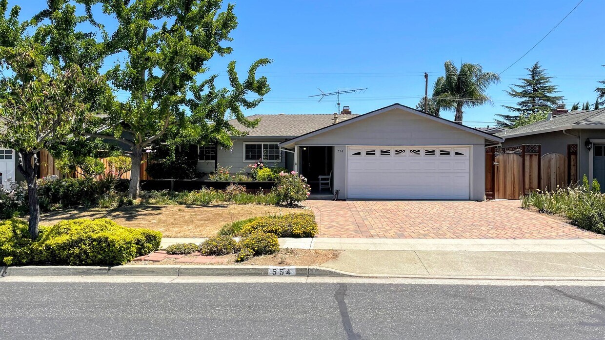 Primary Photo - 554 Sobrato Dr