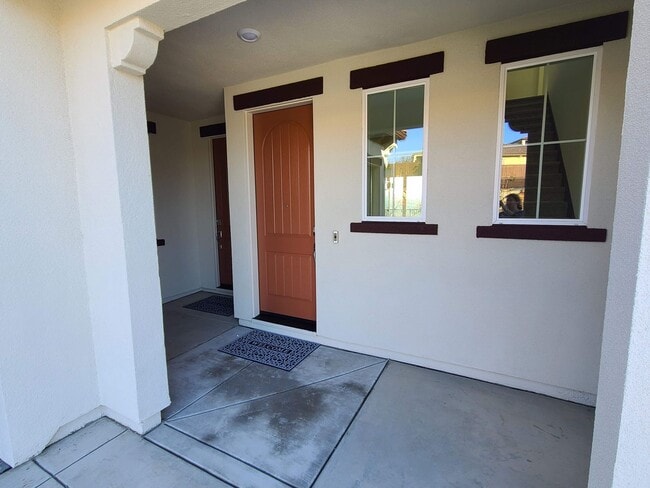 Building Photo - BEAUTIFUL BRAND NEW "NEXT-GEN" HOME W/ SOLAR & SIERRA VIEWS!!