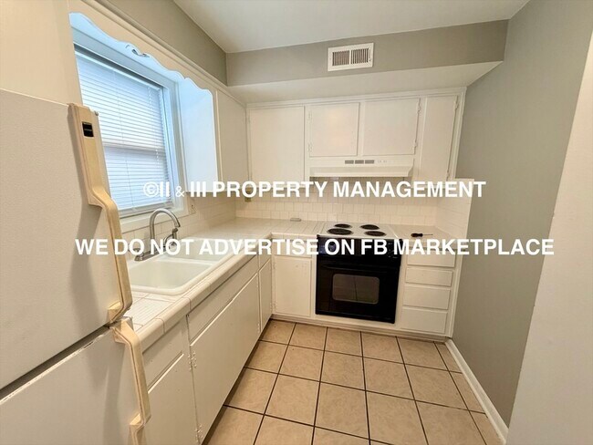 Foto del edificio - 8406 Robinson St