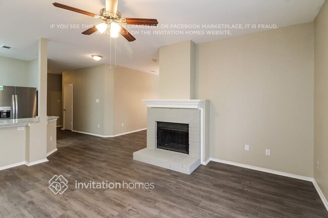 Foto del edificio - 6717 Flamewood Dr