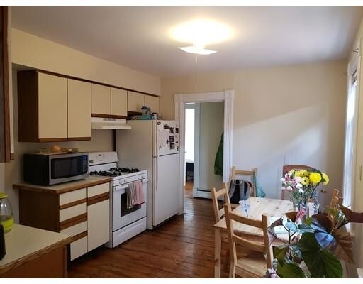 Foto del edificio - 56 Pleasant St