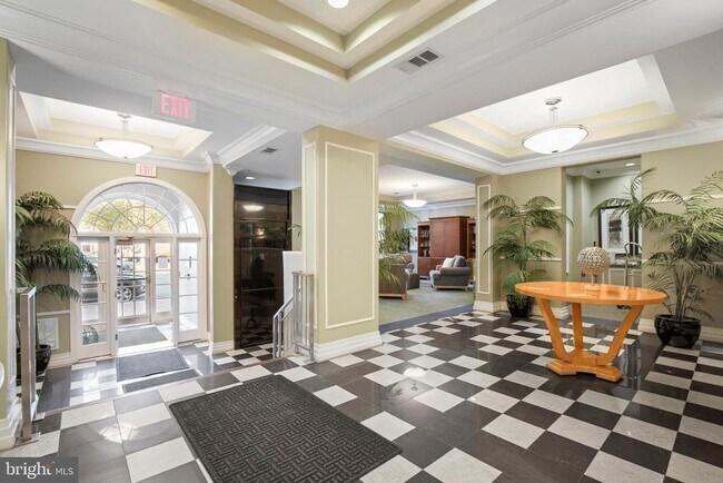 Foto del edificio - 4950 Brenman Park Dr