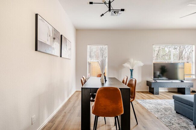 Foto del edificio - 7214 Dan-Jean Dr