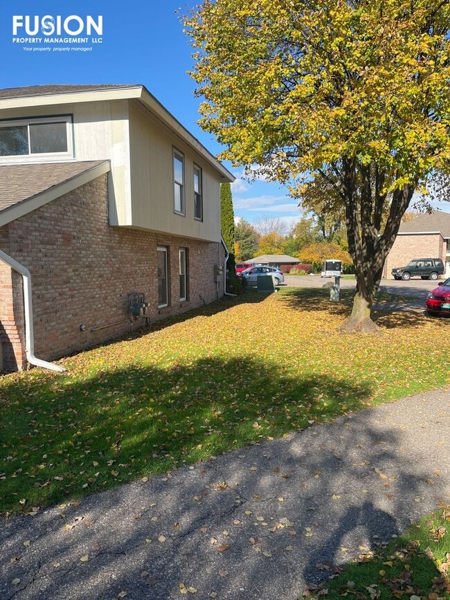 3 Bedroom/2 Bathrroom Condo Right Near Oakledge Park! - 3 Bedroom/2 Bathrroom Condo Right Near Oakledge Park!