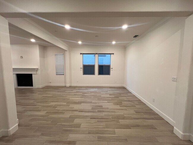 Building Photo - Beautiful Home With Large Primary Suite, Multiple Living Rooms, and more!