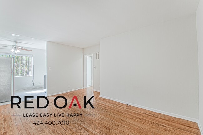 Building Photo - 6655 Franklin Ave