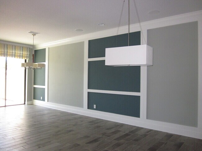 Building Photo - TOWNHOMES OF WEST LAKE